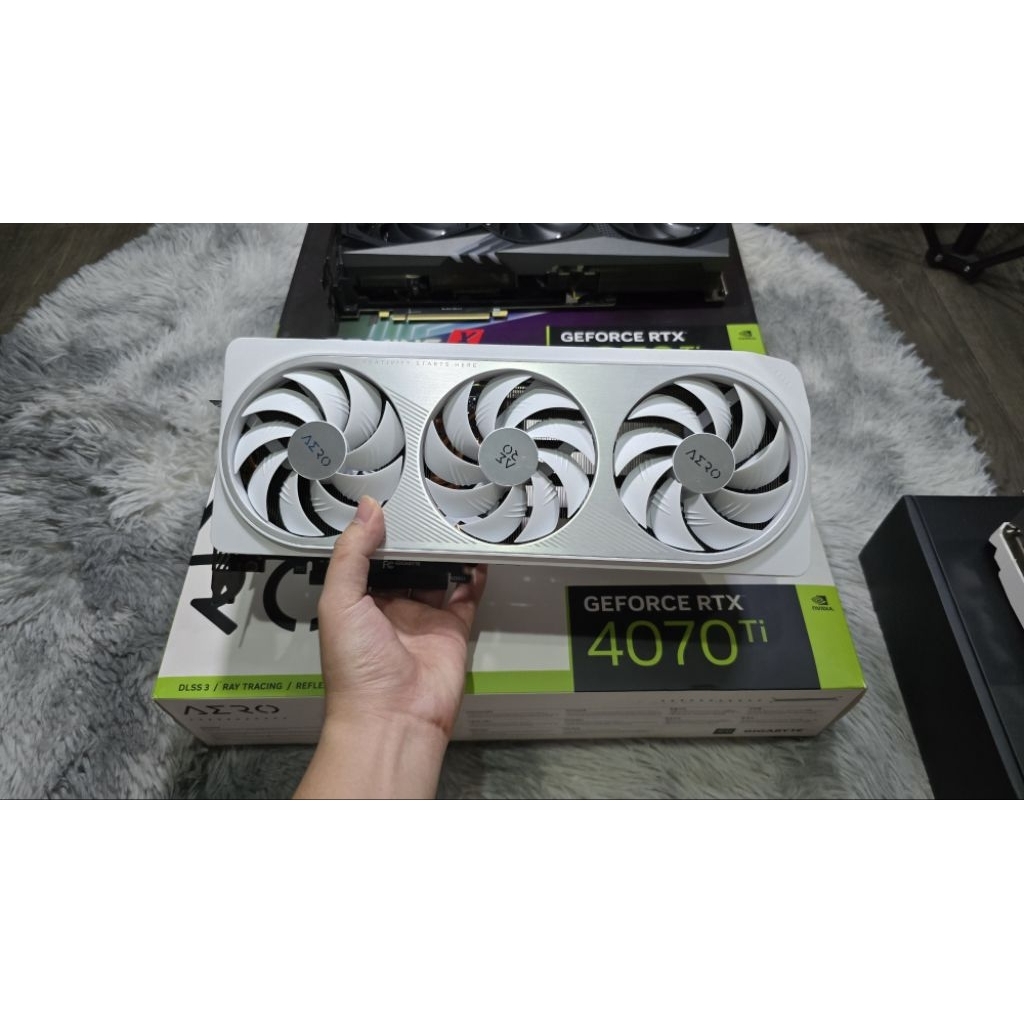 RTX 4070ti gigabyte Aero สีขาว