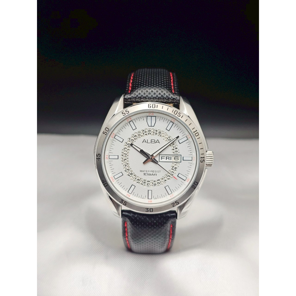 ALBA​ Japan​ รุ่น AV3169X1 นาฬิกาผู้ชาย สายหนัง ระบบควอตซ์ หน้าปัดขาวฉลุ รับประกัน 1ปี