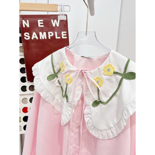 💐SHIRT DAISY 🌼เชิ้ตแขนยาวอก52“ทรง over size ✨แต่งปกระบายดีเทลตัวนี้ติดอะไหล่ดอก ที่ปกน่ารักมากกกกแมทช์ง่าย 🤍2529