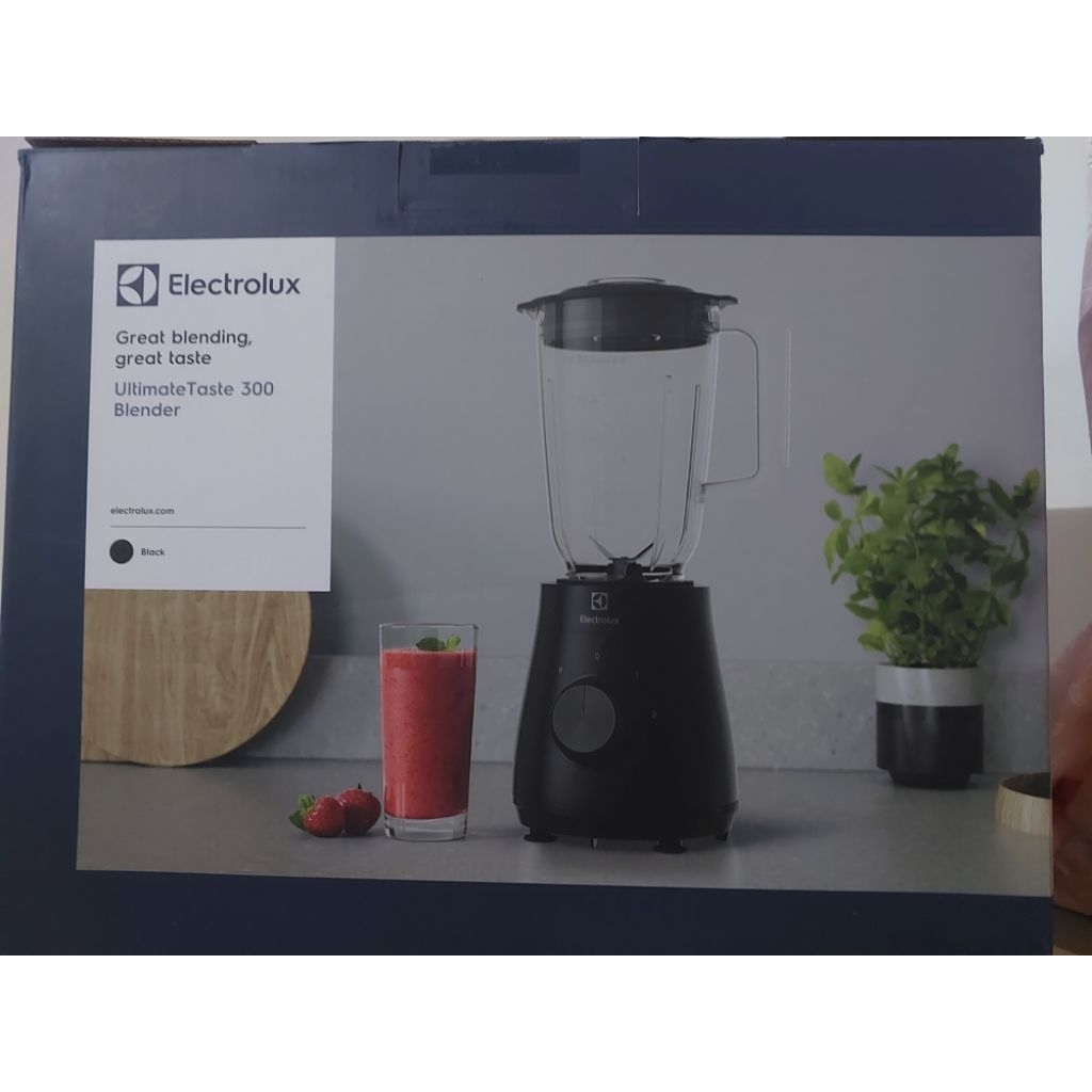 electrolux เครื่องปั่น ultimate taste 300 blender สีดำmodel no. E3TB1-210K