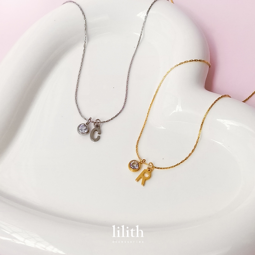 Lilith - Tiny Alphabet w/crystal charm สร้อยคอตัวอักษร ใบโคลเวอร์
