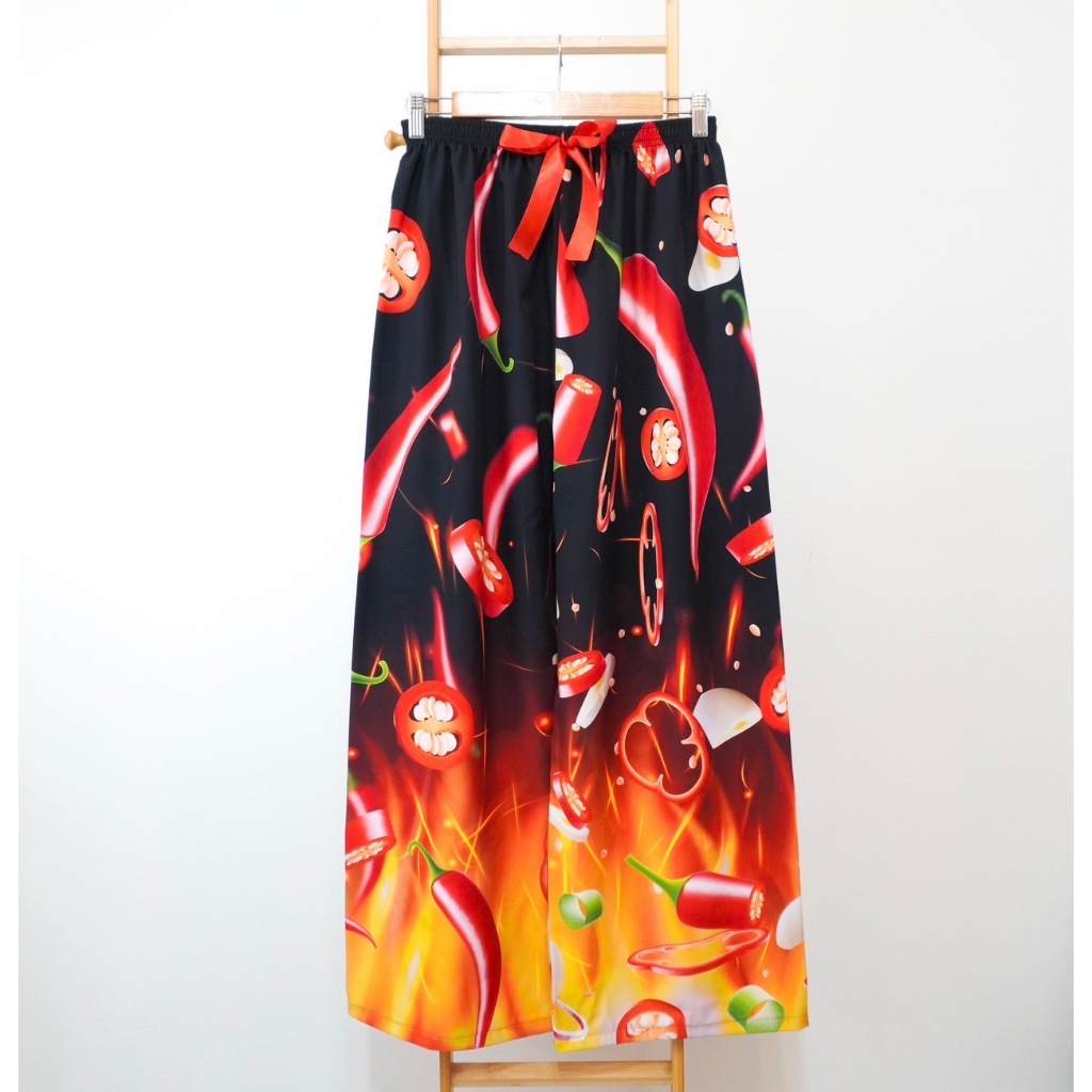 กางเกงลายพริก Spicy Hot Pants  กางเกงลายเผ็ดลุก สายแซ่บต้องมี  ใส่แล้วไฟลุก