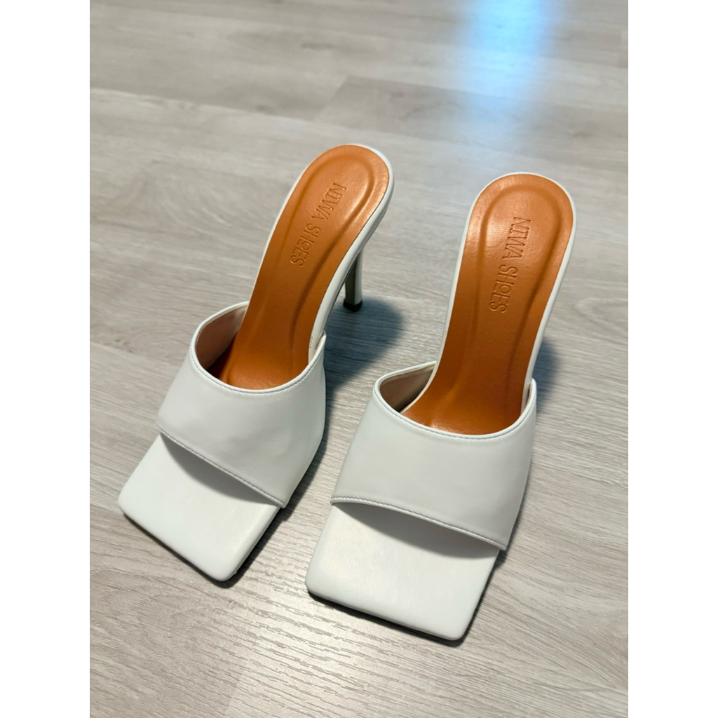 รองเท้าส้นสูง Niwa Shoes สีขาว New100%