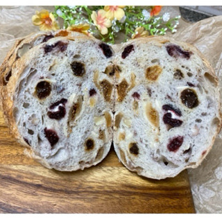 Fig Cranberry Rasin Walnut Sourdough Bread ขนมปังซาวโดว์ ลูก…