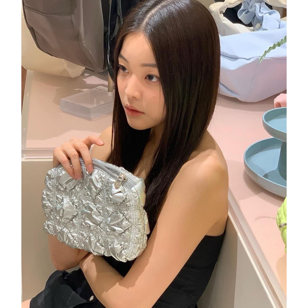 พร้อมส่ง 🇰🇷 แท้ 💯% กระเป๋า Carlyn Weekend Pouch มี 4 colors_W73105010 แท้ออกช็อปเกาหลี