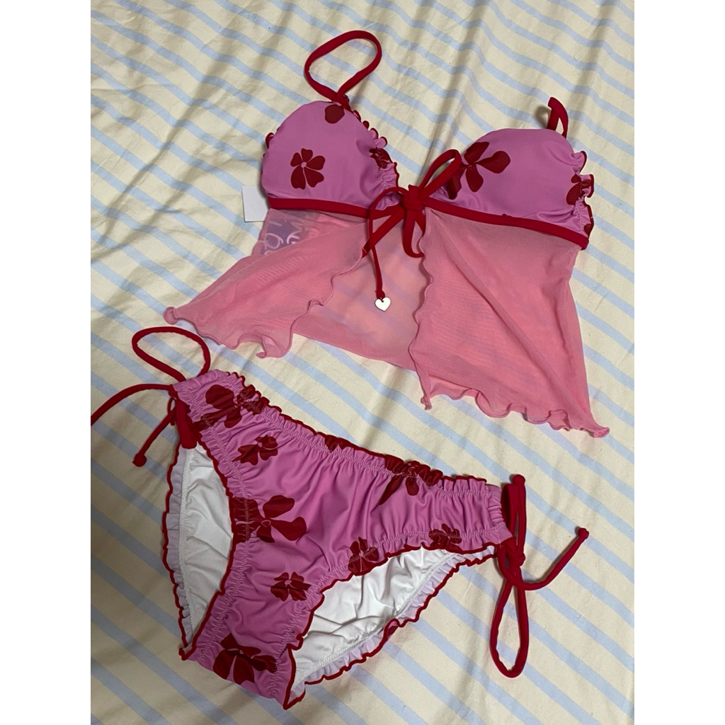 ส่งต่อ summer locker บิกินี่สีชมพู น่ารักมาก size m (ใส่ครั้งเดียว)