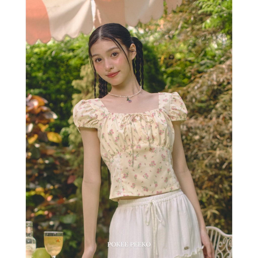 POKEE | KONOMI เสื้อครอปลายดอกไม้
