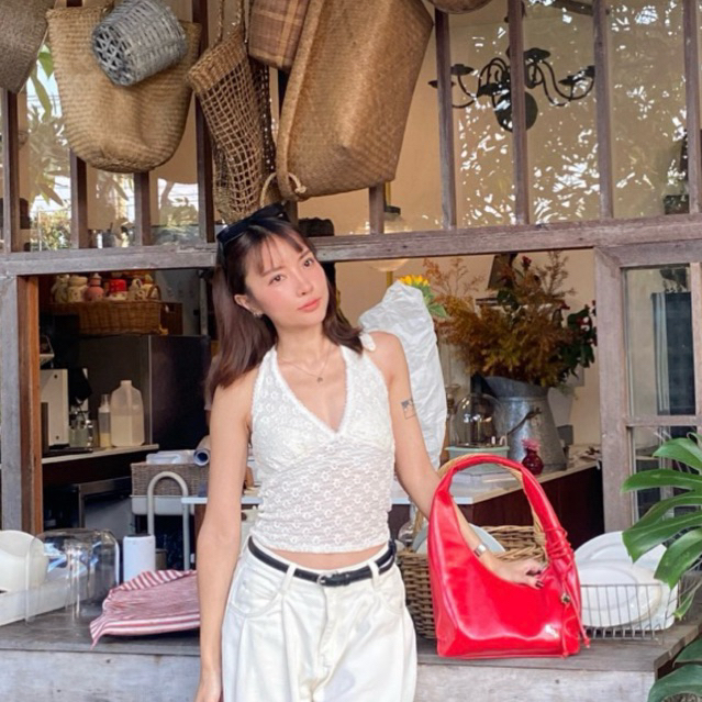 เสื้อคล้องคอ แต่งลูกไม้ เนื้อผ้าลูกไม้ Muffin Top