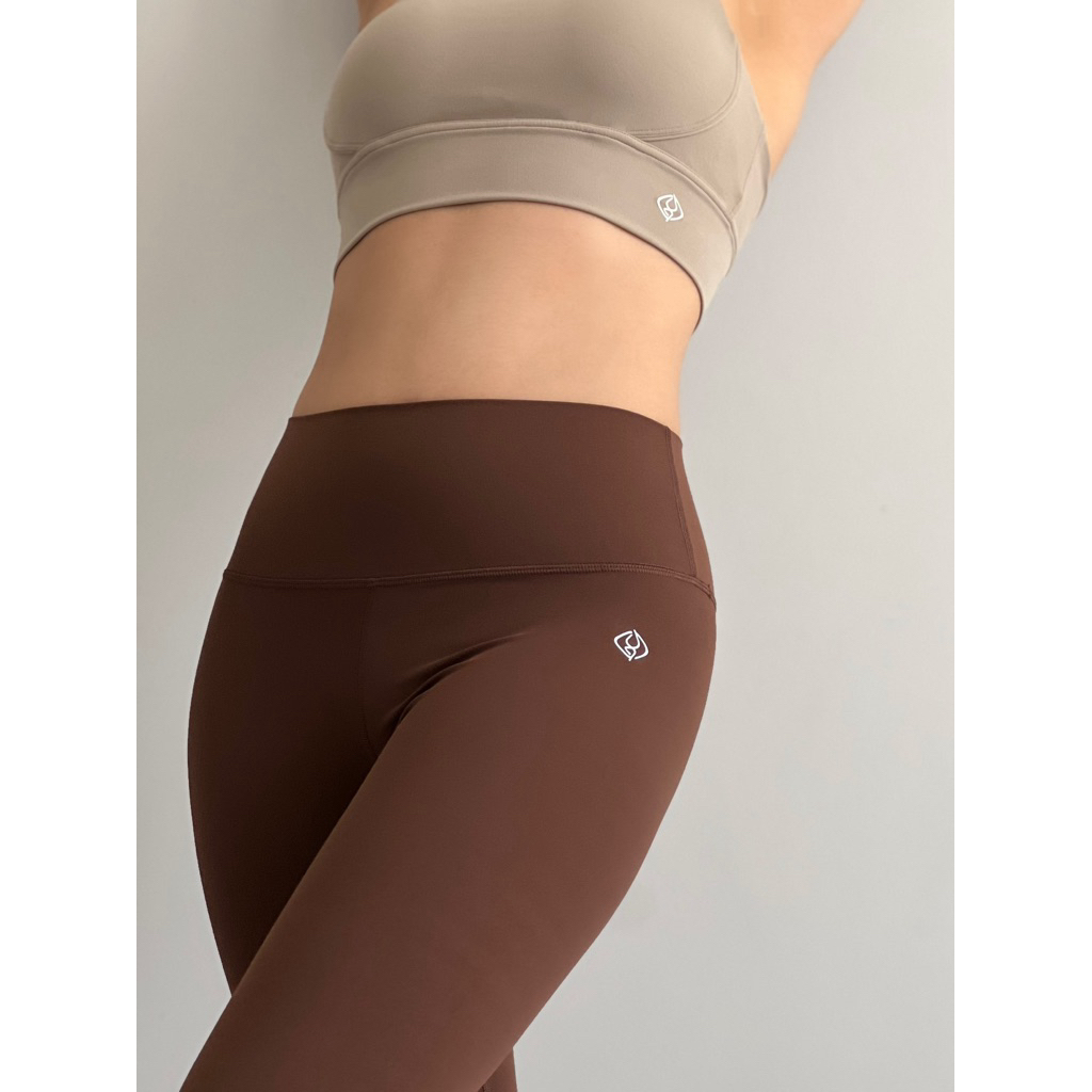 เลกกิ้งสี Coffee x สปอร์ตบราสี Biege