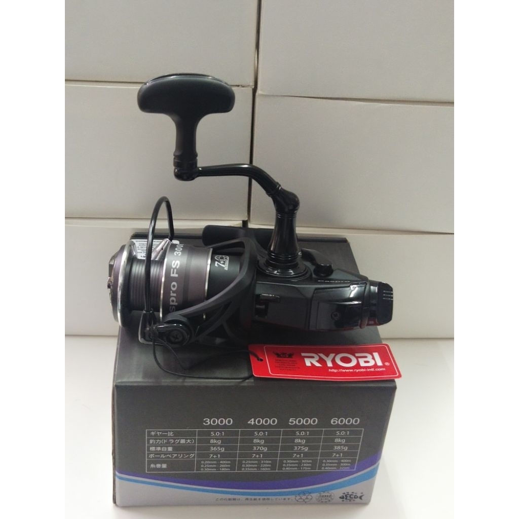 รอก RYOBI รุ่น CASPRO FS 3000 (เบทรันเนอร์)