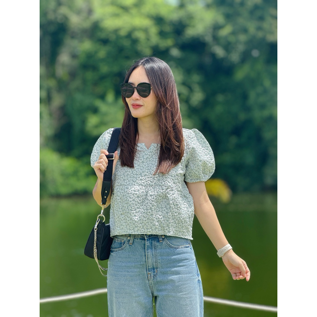 ARti : Flowzy เสื้อแขนตุ๊กตา ลายดอกไม้นูน เนื้อผ้าแจ็คการ์ด