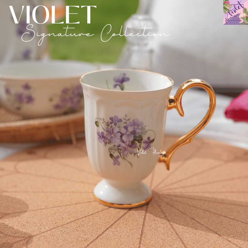 Violet Flamingo แก้ว Mug มือจับทอง 260ML แก้วกาแฟลายดอกไม้สีม่วง รุ่น Violet Signature **เฉพาะแก้ว ไม่รวมจานรอง**