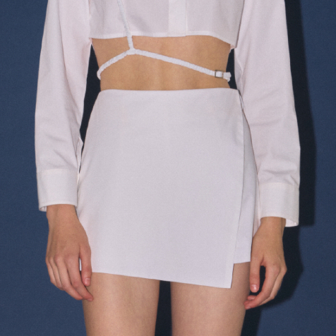 AOP ARCHIVE - Flap Skort กระเปงสั้น (ด้านในเป็นกางเกง ข้างนอกทั้งหน้า-หลัง มีผ้าปิดเหมือนกระโปรง)