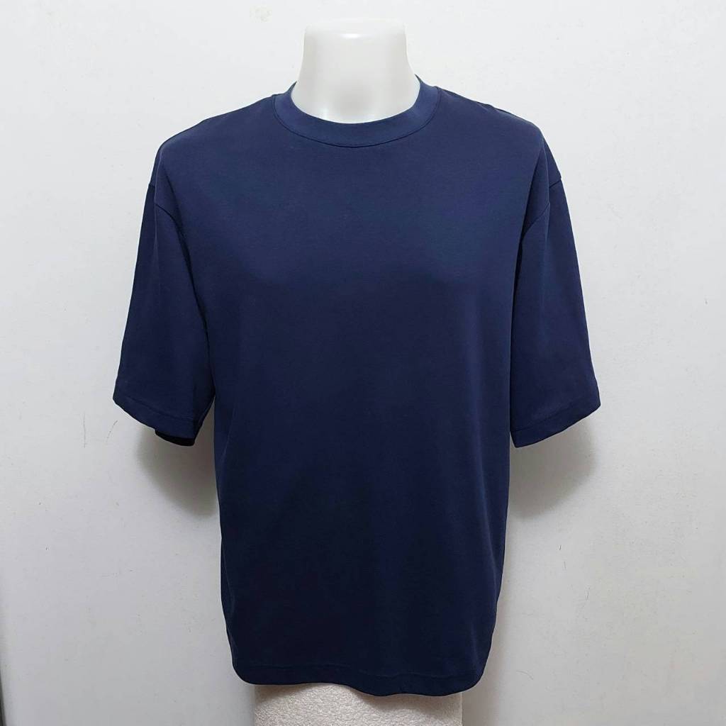 เสื้อยืด U นิโคล่ Airism oversize สีกรม ทรงโอเวอร์ไซส์ เนื้อผ้าดี นุ่มเบาใส่สบาย