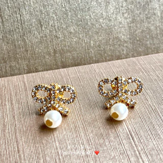ต่างหู D|0r L€ NO€UD DE ด้านหลังปั้มชื่อแบรนด์ งานHiend