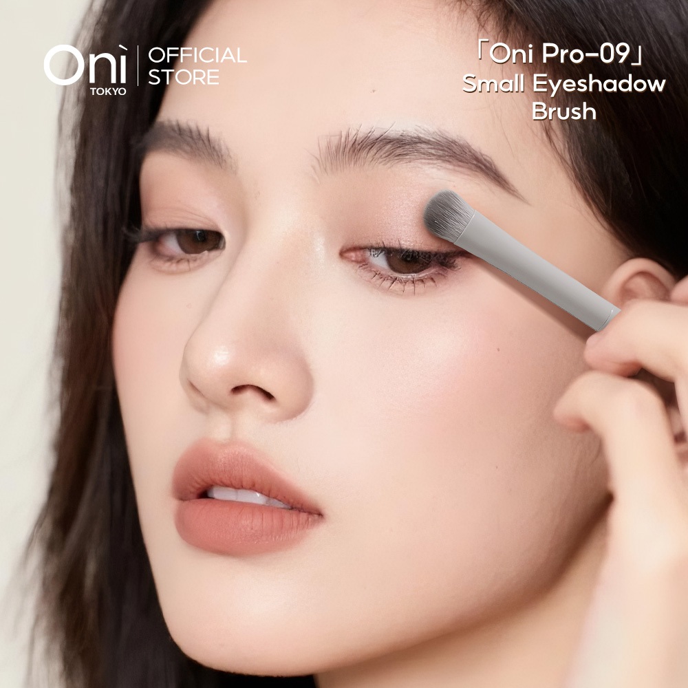 Oni Pro Small Eyeshadow Brush - Precision Detail Brush for Crease, Ultra-Fine Tip แปรงตาเล็ก แปรงอายแชโดว์ไซส์เล็ก