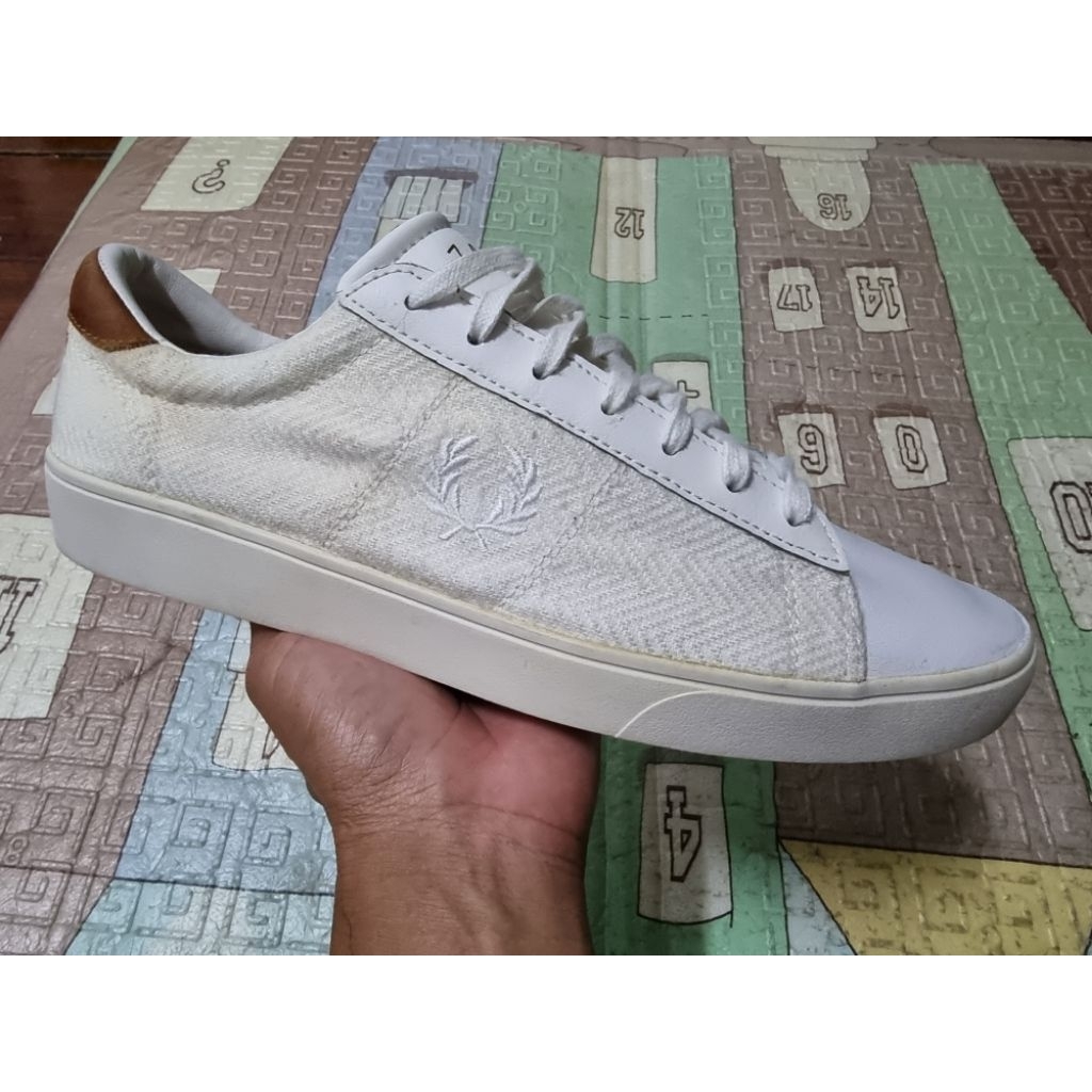 fred Perry รองเท้าผ้าใบหนัง size 42
