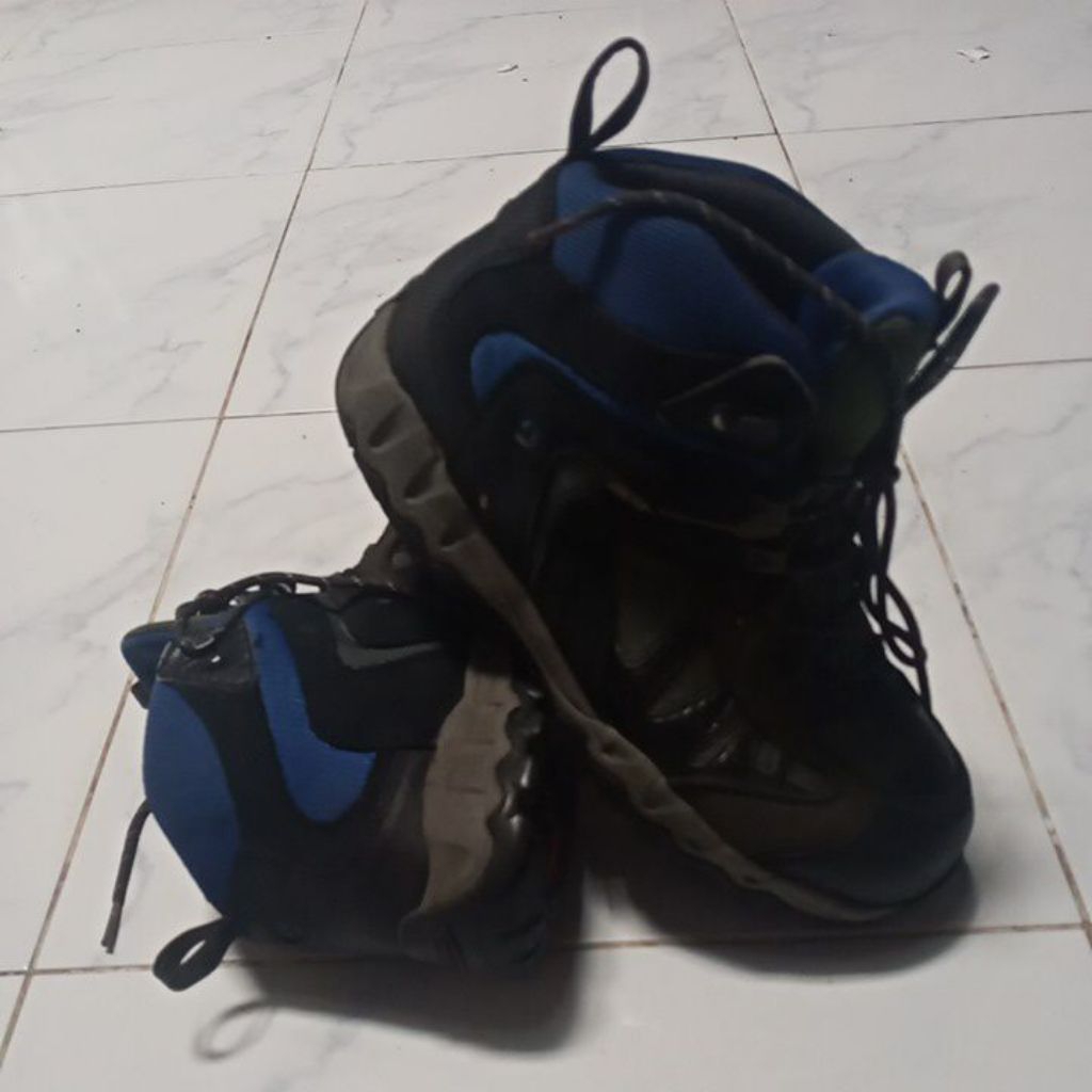 รองเท้าเดินป่า Leisure Time