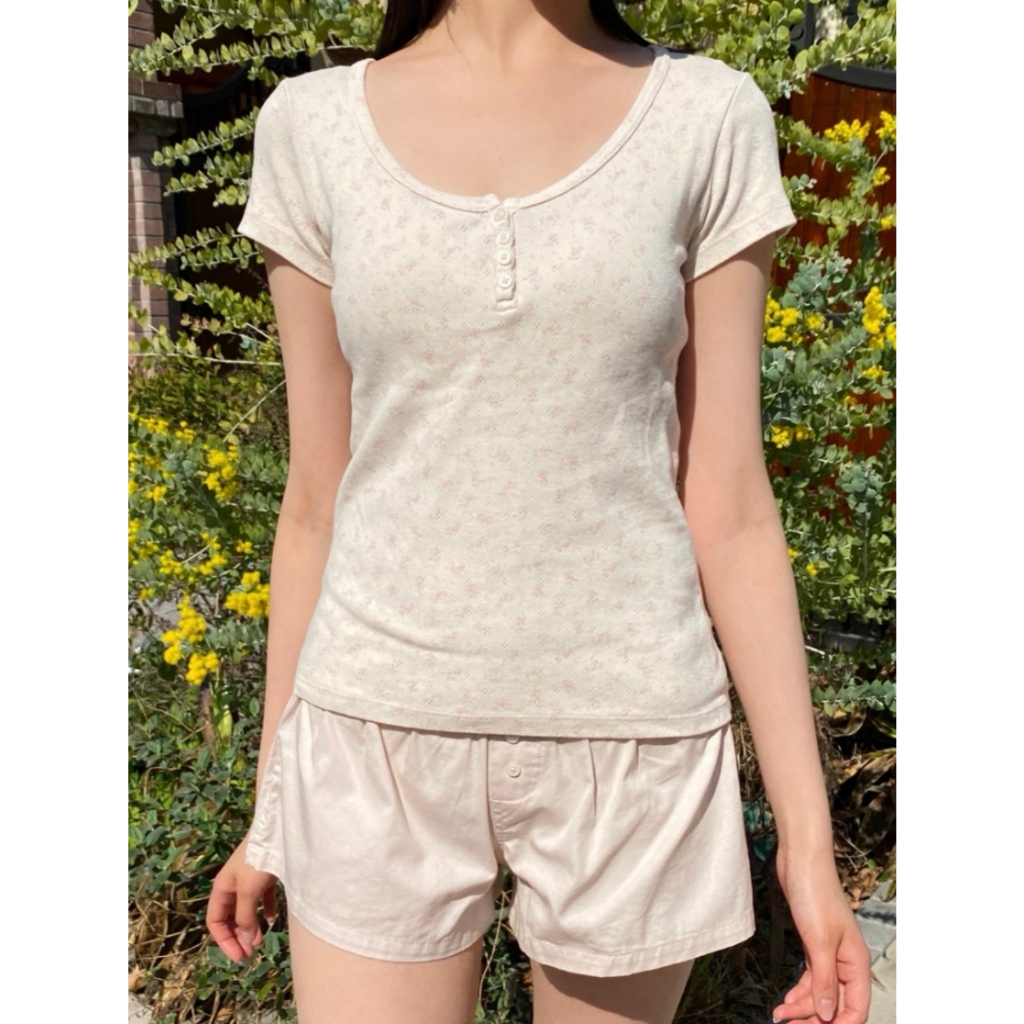 (พร้อมส่ง) BrandyMelville Zelly Floral Top เสื้อยืด เสื้อแขนสั้น ของแท้จากช็อป