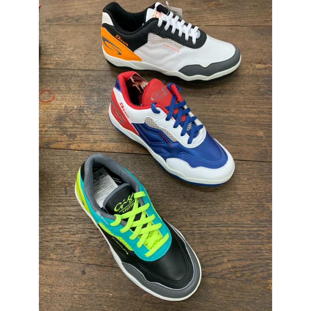 GIGAฟุตซอลจากBREAKERรุ่นFG420