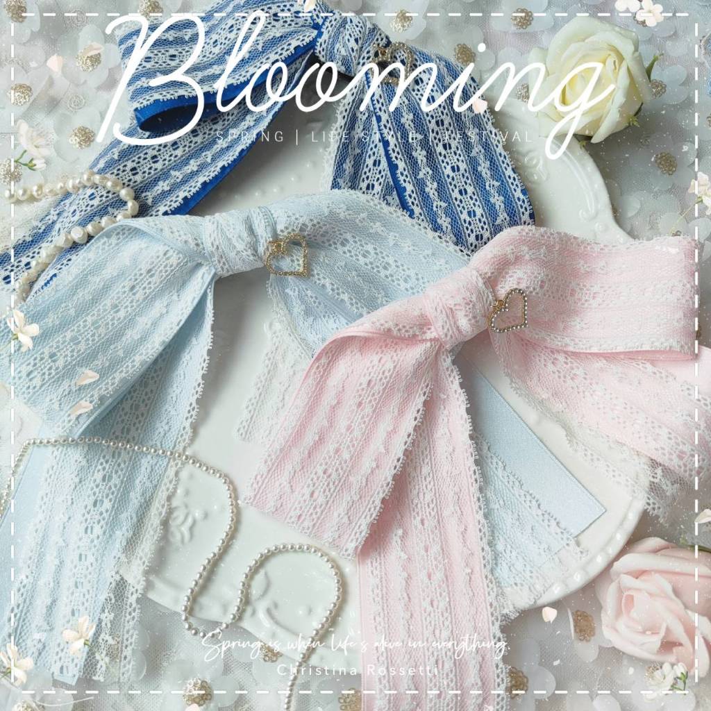 A Dream (15สี❤️) กิ๊บสปริงโบว์ผ้าโพลี่คอตต้อนเนื้อหนาแต่งลูกไม้ขาวสวยหวานเพิ่มจี้หัวใจ กิ๊บสปริงไซร์M 8ซม. (พร้อมส่ง🚛)