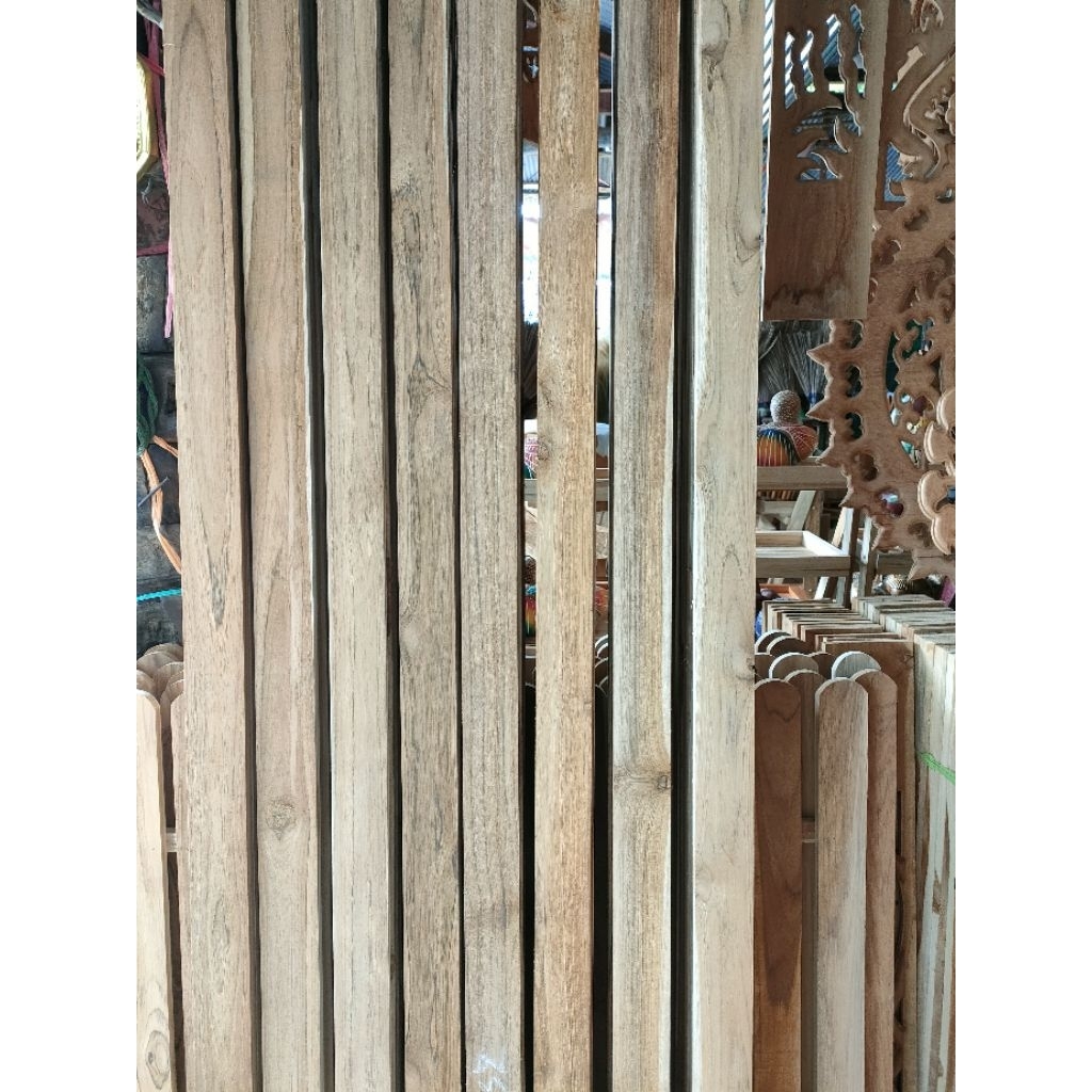 ไม้ระแนงไม้สัก 5×200  (5ชิ้น /1 คำสั่งซื้อ)