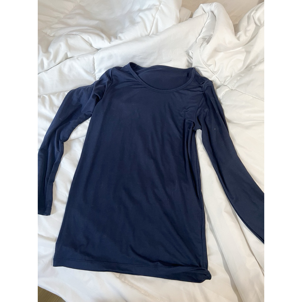 Heatech uniqlo สำหรับเด็กสีน้ำเงินเข้ม