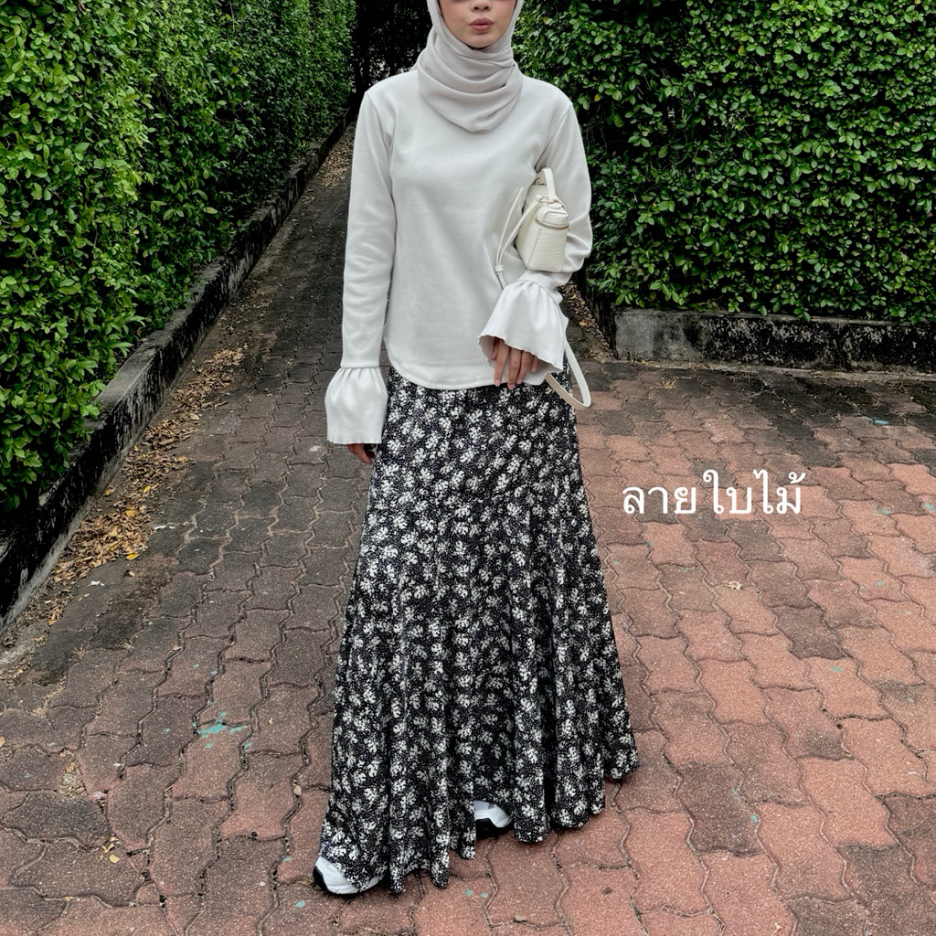 Aflutter skirt (กระโปรงเอบาน )