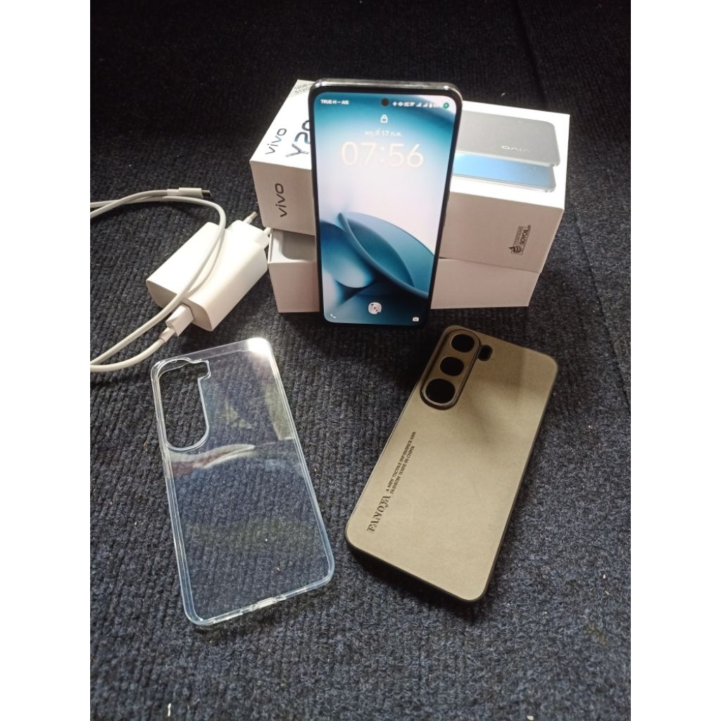ขาย vivo y200 12/512 มือสอง ซื้อสดใช้เอง ไม่ติดล๊อคใดๆ ประกันศูนย์ถึง 13 มิถุนายน 2569