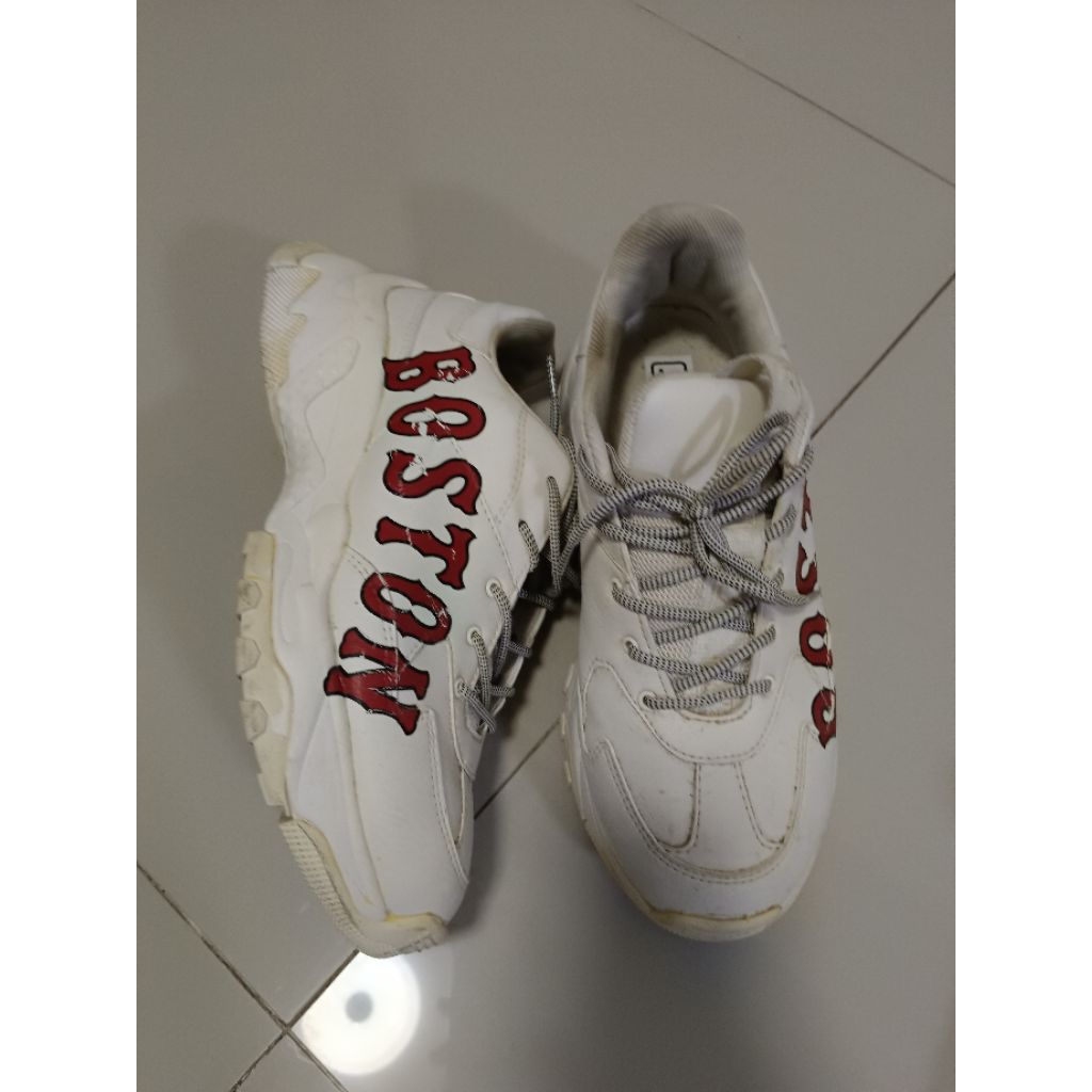 รองเท้าผ้าใบ  Boston สีครีม เบอร์ 45 ส้นหนา  มือสอง