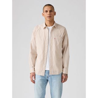 เสื้อเชิ้ตผู้ชาย Levi's® Men's Classic Pocket Standard Fit S…