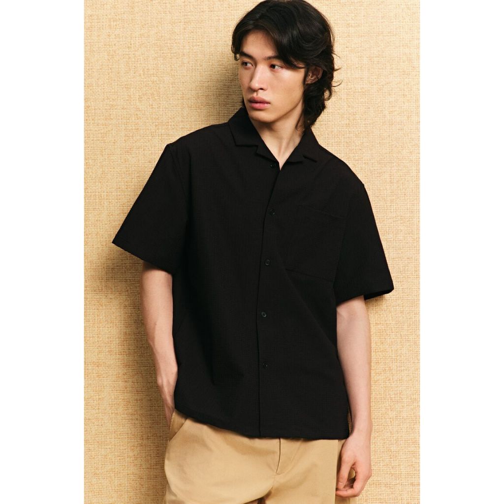 H&M(เอชแอนด์เอ็ม) เสื้อเชิ้ต resort แบบหลวมเนื้อผ้าพื้นผิว ผู้ชาย 1288871