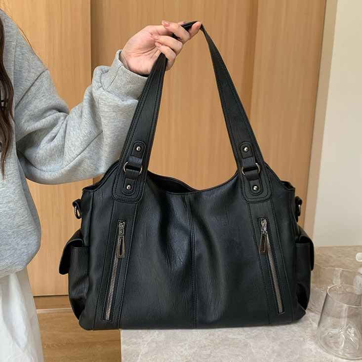 [ใช้2โค้ดส่งฟรี+ลดเพิ่ม] สินค้าใหม่ 2026 ใบใหญ่สุด กระเป๋าหนังมินิมอลอะไหล่เงิน กระเป๋าสะพายเกาหลี NEW F139