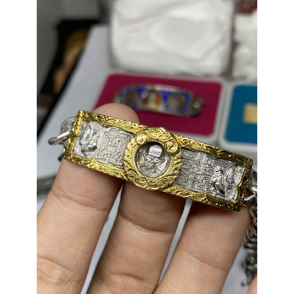 เลสหลวงพ่อรวย สมใจนึก2บาท ปี58เลี่ยมทอง