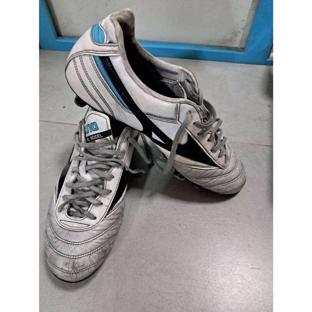 Mizuno Morelia II 2 MD รองเท้าสตั๊ดฟุตบอลผู้ชายรองเท้าฟุตบอล Eu Size 41 มือสองพร้อมกล่อง