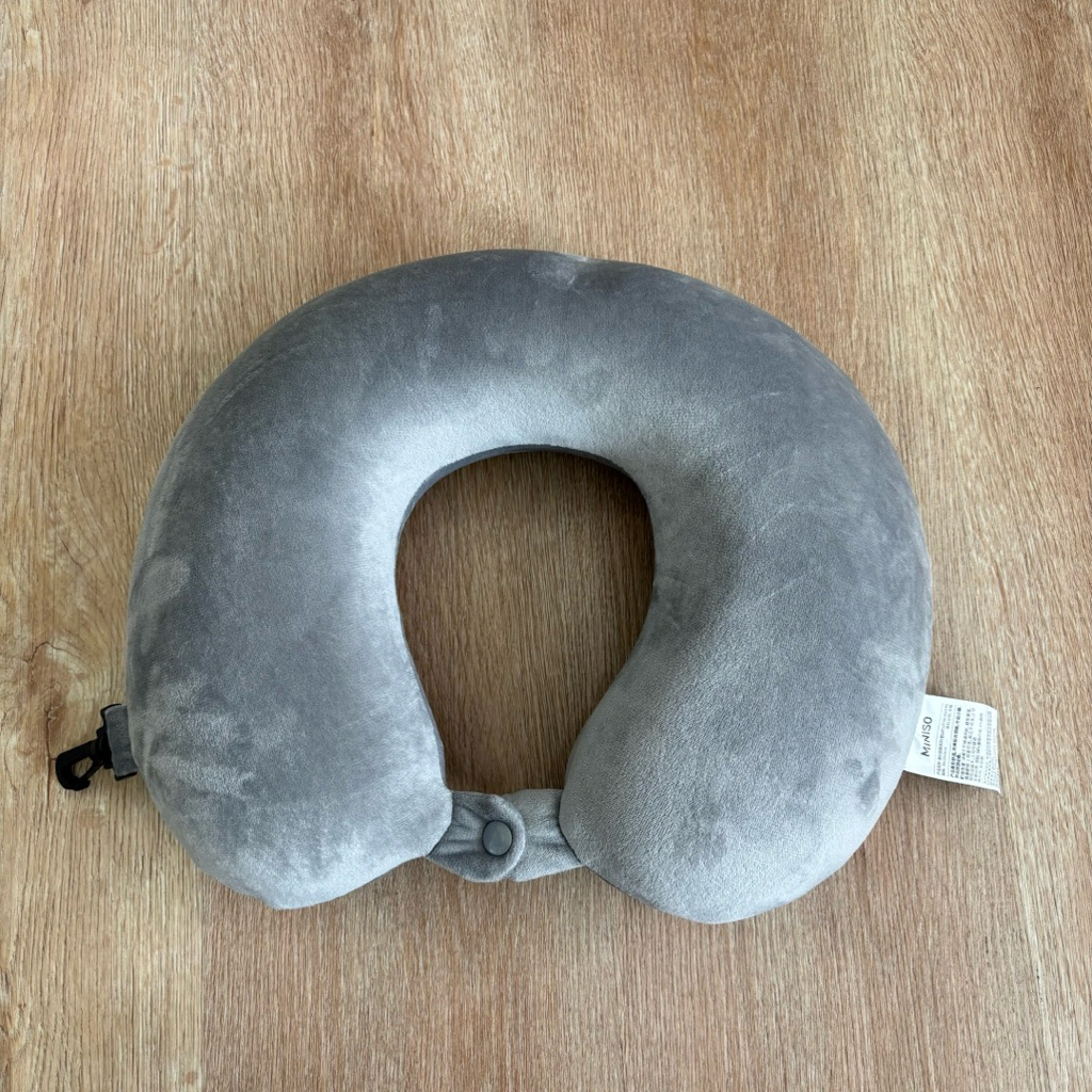 พร้อมส่ง✨Miniso หมอนรองคอ