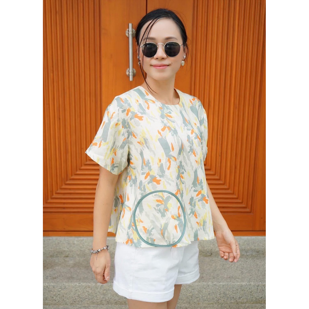 🎈5th Jan เสื้อคอกลม แขนสั้น กระดุมคอหลัง แต่งกระเป๋าแปะกลมหน้าล่าง ผ้าลินินแท้ 100% โทนสีสบายตา “อก 