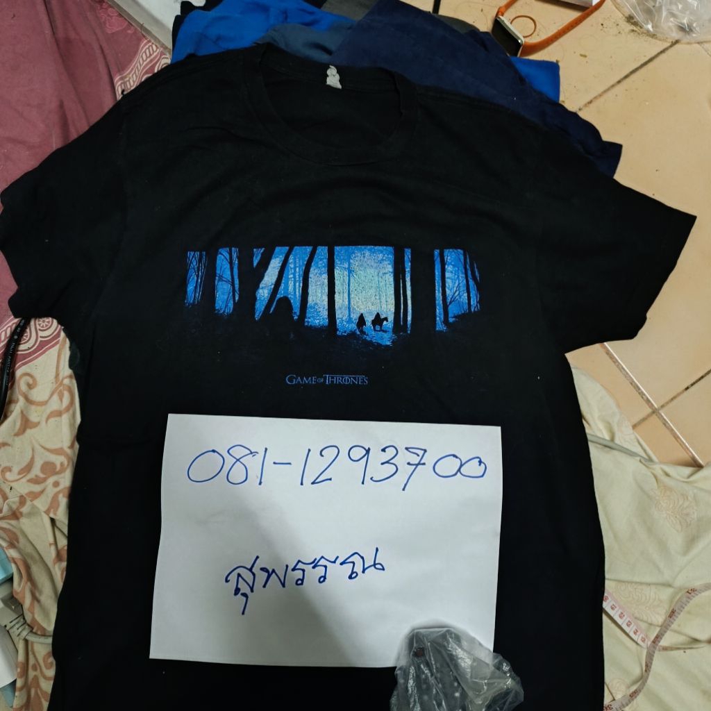 Game of throne  สภาพ​ 80 สกรีนราวไซด์ L  อก 21ยาว 27ตำหนิไม่มีส่งลบ. 30 Ems 50Line teemanu7IG teeman