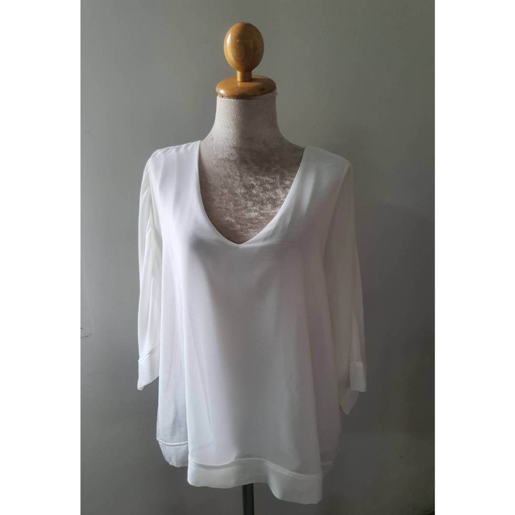 FF06515 เสื้อผ้าชีฟอง มือสอง สีขาว อก 52 นิ้ว