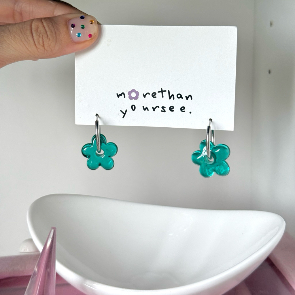 Morethanyoursee | Flower Flower Earrings ต่างหูห่วงสแตนเลสดอกไม้แก้วมูราโน่งานแฮนด์เมด
