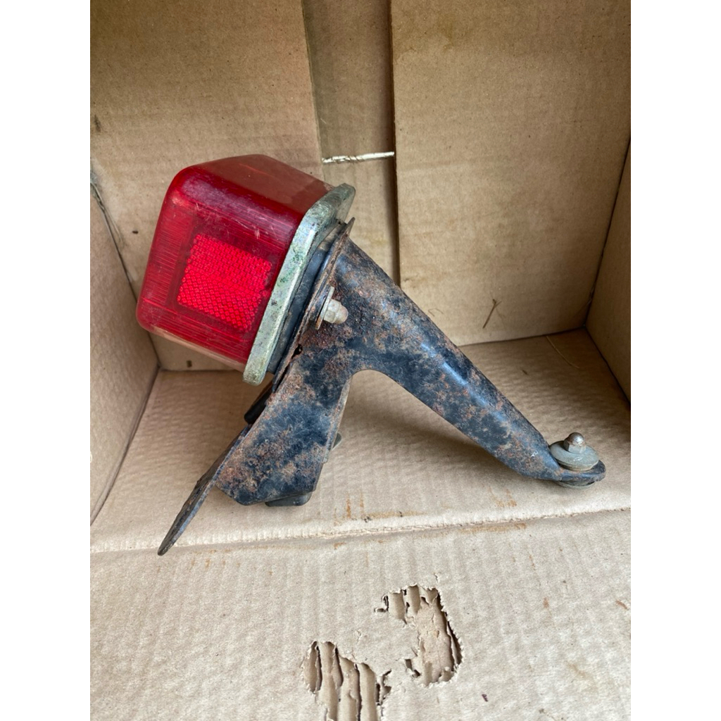 ชุดไฟท้าย DT แท้ญี่ปุ่น koito japan พร้อมขา