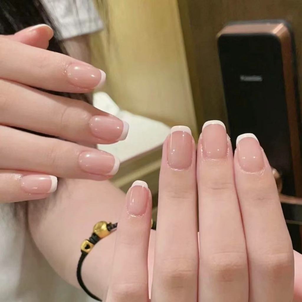 【สไตล์ฮอต】 ร้านไทย    พร้อมส่ง เล็บปลอม ทรงสี่เหลี่ยมสั้นสามารถใช้ซ้ําได้ 24 ชิ้น