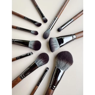 BRUSH STUDIO Tropical Glow : T8 Contour แปรงคอนทัวร์สันจมูก