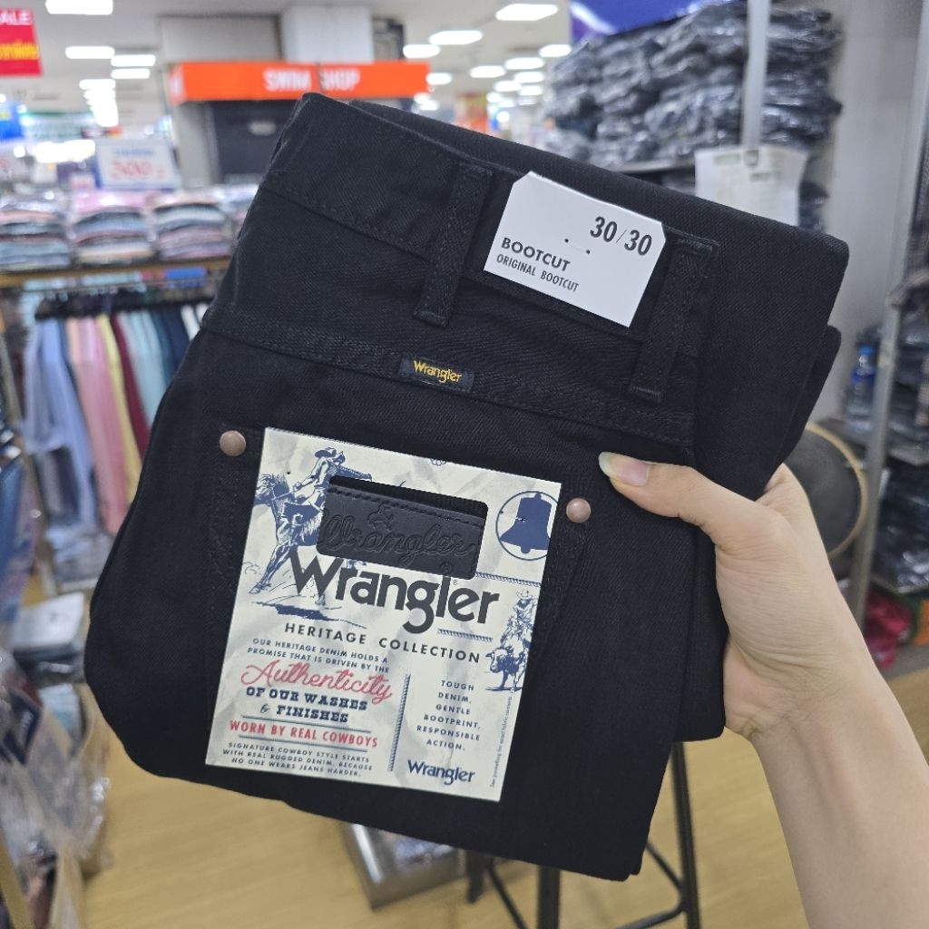 กางเกงยีนส์ Wrangler ผู้ชาย ทรงBootcut ขาม้า ผ้าไม่ยืด สีดำ [รุ่นMBOTN43]