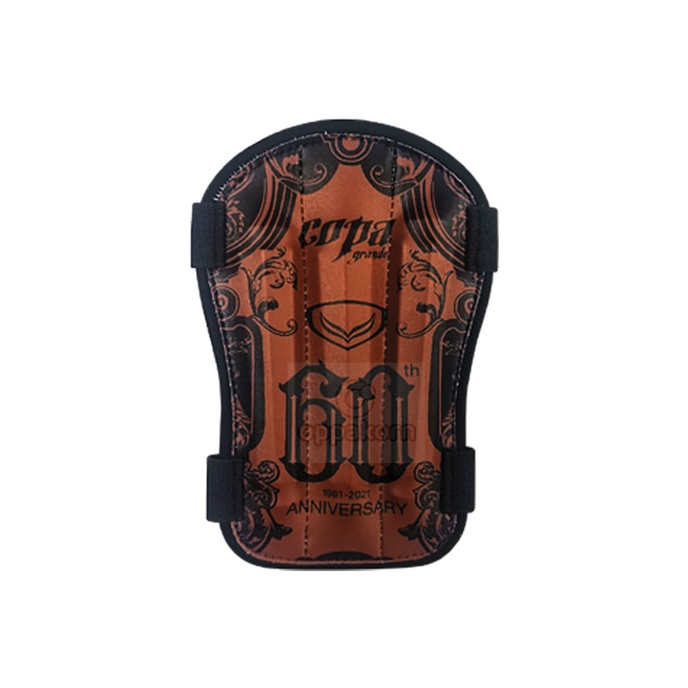 Grand Sport สนับแข้งหนังสังเคราะห์ + สายรัด รุ่น Copa Grande วัสดุ Solid PVC ขนาด Free size สีน้ำตาล ราคา/คู่