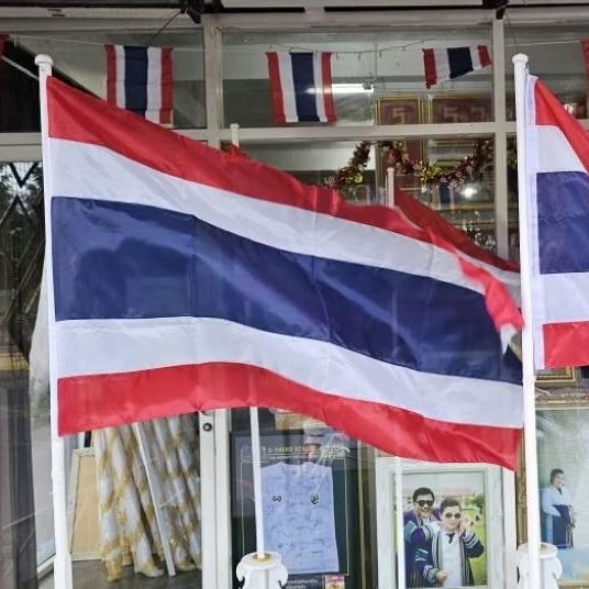 ธงชาติไทย ผ้าร่ม ขนาด 70×105 เซนติเมตร +  พร้อม เสาธง ยาว 2 เมตร