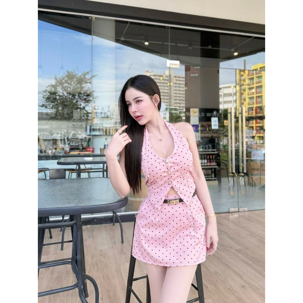 #Ontop เซต3ชิ้น เสื้อคล้องคอแต่งกระดุมหน้าด้านหลังใส่สม๊อก ยืดตามหน้าอก พร้อมเข็มขัดปังๆ