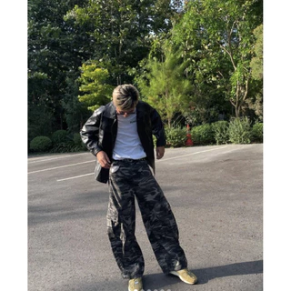 (🔥จัดส่งด่วน 1 วัน!) 22wrldwidee Retro Camouflage Workwear Jeans กางเกงยีนส์ลายทหาร ทรงบอลลูน คาร์โก้(KR1679)