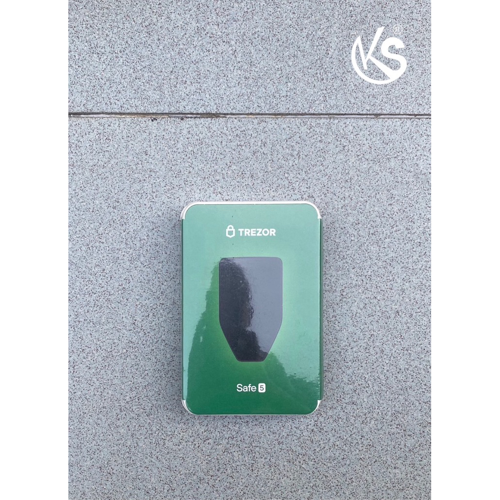 TREZOR Safe 5 (Black Graphite) กระเป๋า Crypto