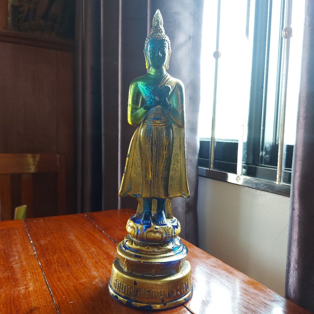 พระแก้วมรกต 25 ศตวรรษ จัดสร้างปี 2500 ปางรำพึง (พระประจำวันเกิดคนเกิดวันศุกร์) สีฟ้าเคลือบปรอททองเดิ